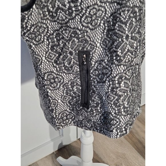 D & D LIFESTYLE VEST COLOR BLACK GRAY VELVET NECK ACRYLIC/POLYESTER SIZE XL - Picture 3 of 7